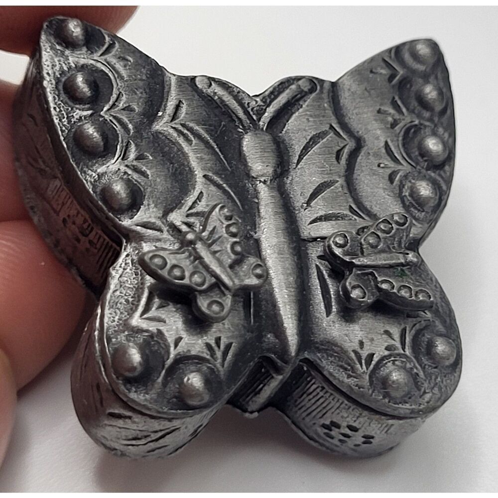 Torino pewter trinket box with matching butterfly pin/brooch set 1.25in - Picture 4 of 4